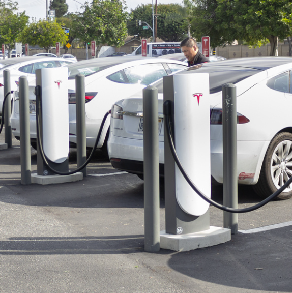 Transports, mobilité électrique et infrastructures pour véhicules électriques